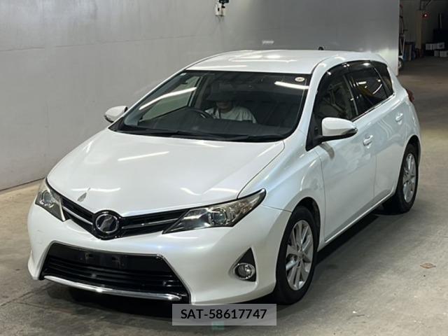 Toyota AURIS 2014 8802488-0