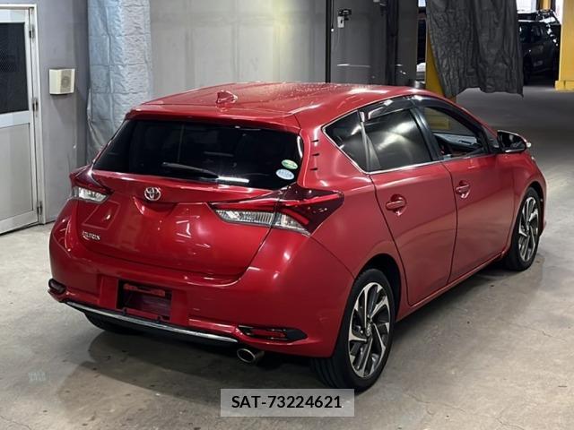 Toyota AURIS 2016 8802489-5