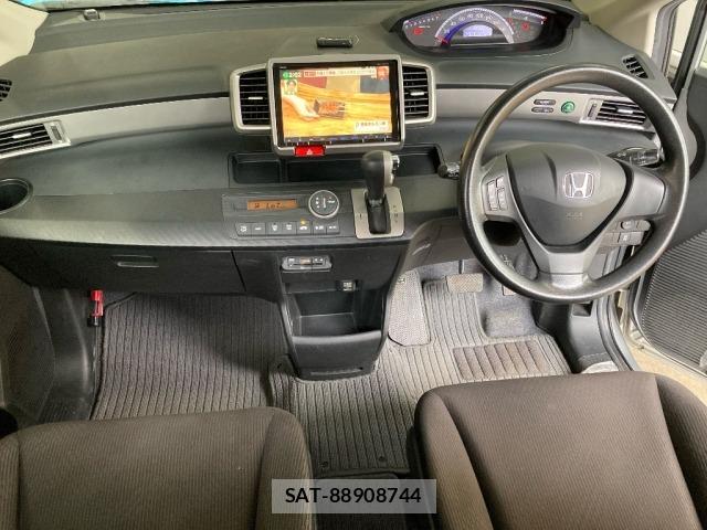 Honda FREED 2013 8821931-3