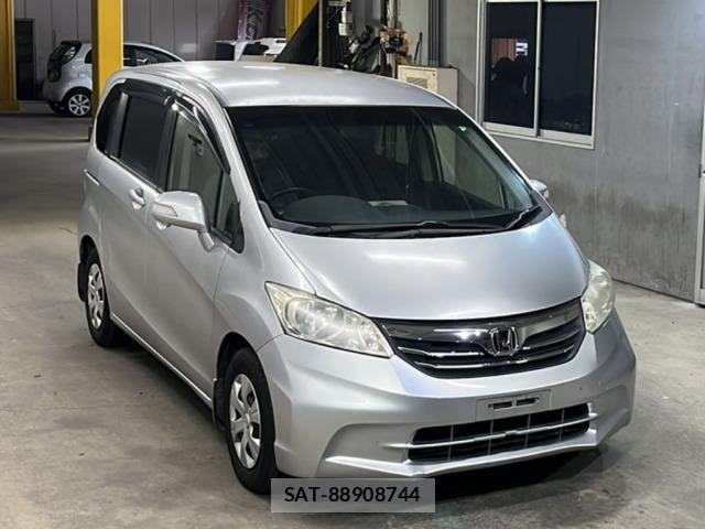 Honda FREED 2013 8821931-4