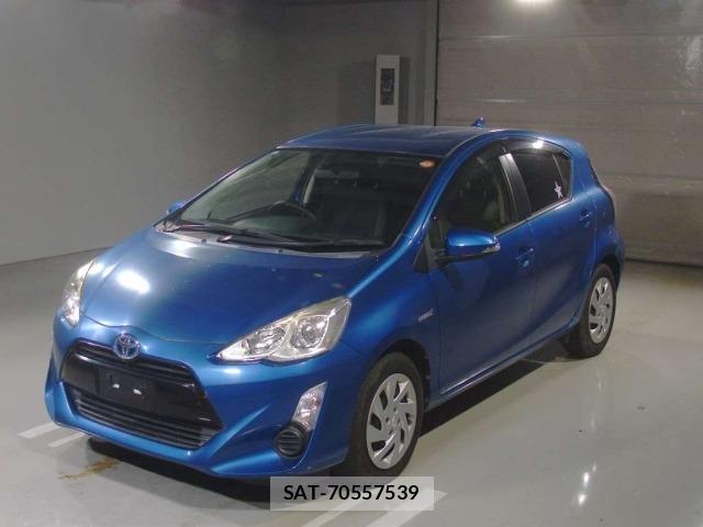 Toyota AQUA 2015 8862372-0
