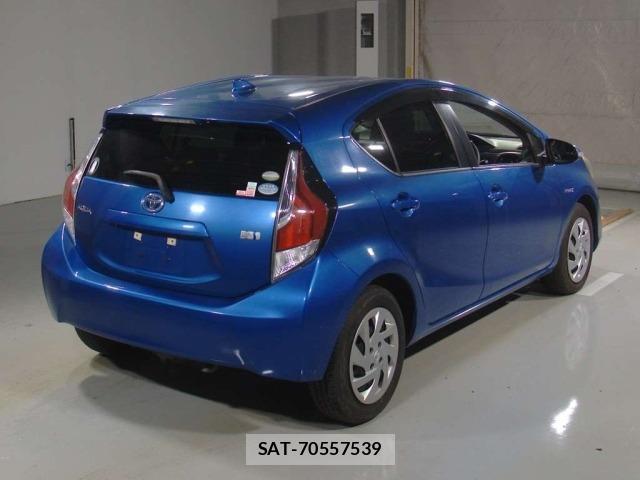 Toyota AQUA 2015 8862372-1