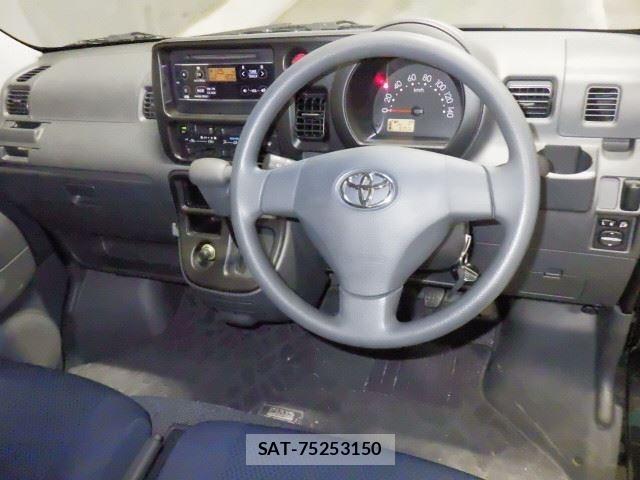 Toyota PIXIS VAN 2016 8677432-4