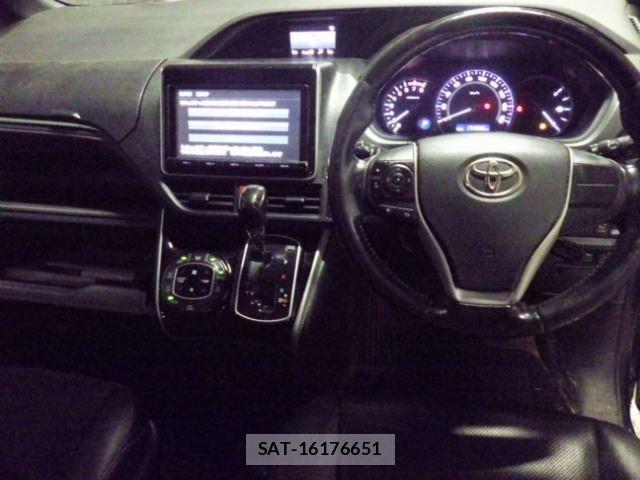 Toyota ESQUIRE 2015 8774551-4