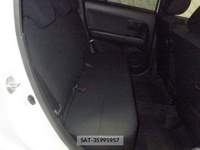 Toyota BB 2013 8678579-5