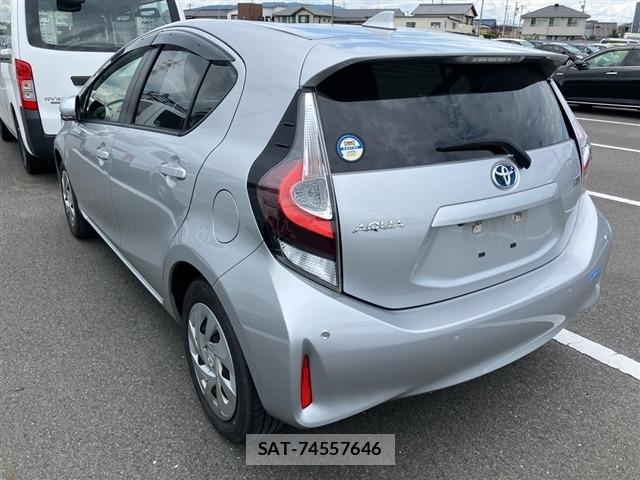 Toyota AQUA 2021 8763096-1