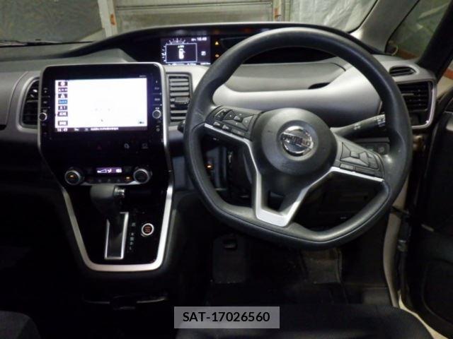 Nissan SERENA 2017 8921331-4