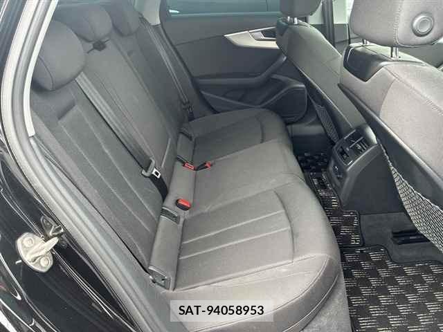 Audi A4 2021 8860556-8