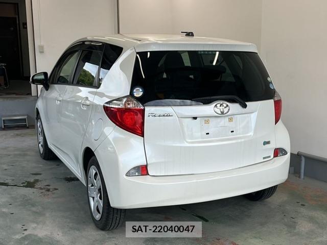 Toyota RACTIS 2012 8862971-1