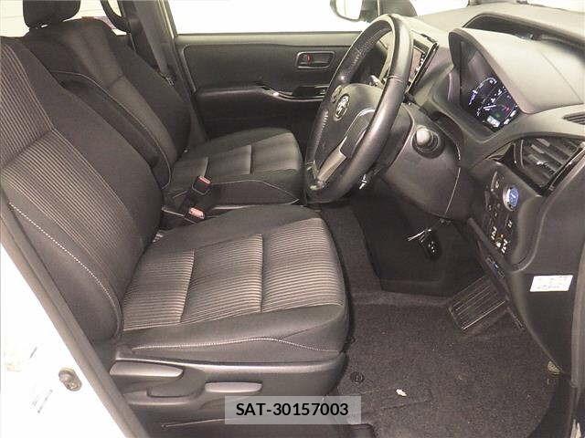 Toyota NOAH 2018 8722680-5