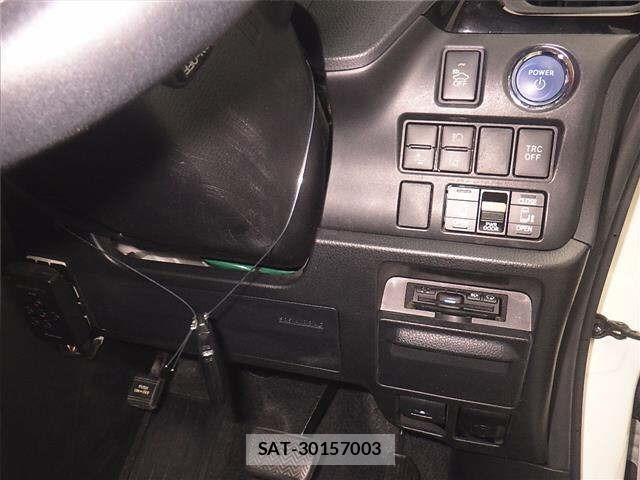 Toyota NOAH 2018 8722680-8