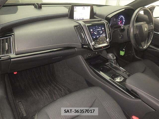 Toyota CROWN 2019 8734630-4