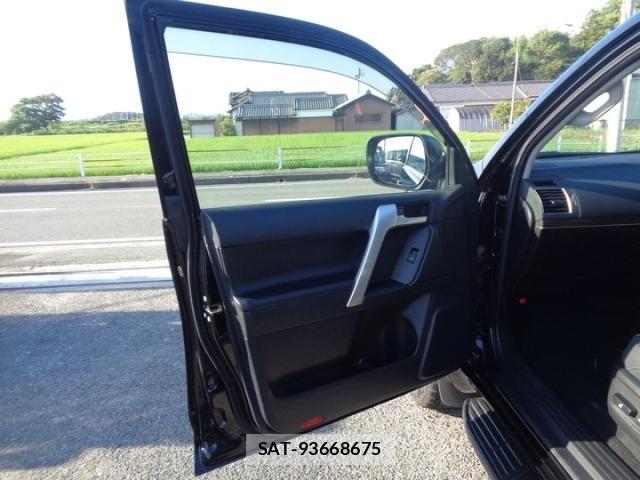 Toyota LAND CRUISER PRADO 2023 8692356-18