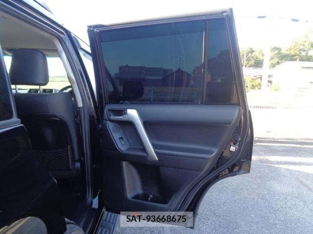 Toyota LAND CRUISER PRADO 2023 8692356-23