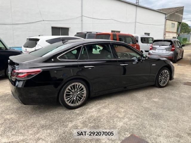 Toyota CROWN 2021 8680589-10
