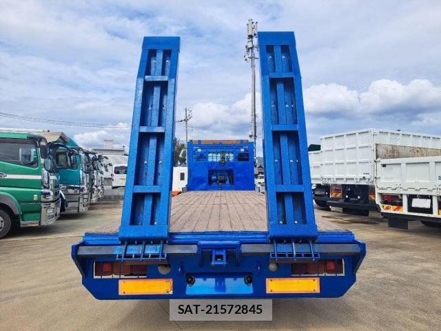 Isuzu GIGA 2004 8937075-4