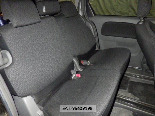 Toyota SIENTA 2013 8903106-5