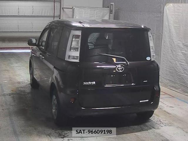 Toyota SIENTA 2013 8903106-8