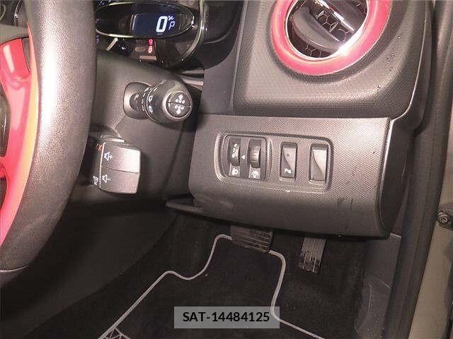Renault LUTECIA 2015 8822459-8