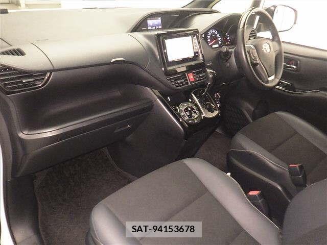 Toyota NOAH 2021 8722681-4