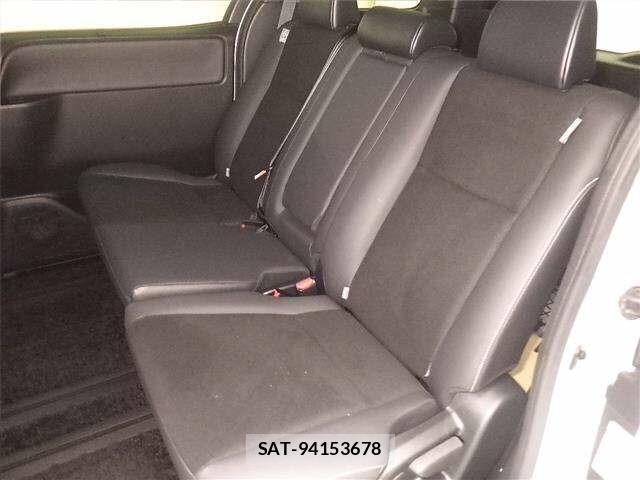 Toyota NOAH 2021 8722681-7
