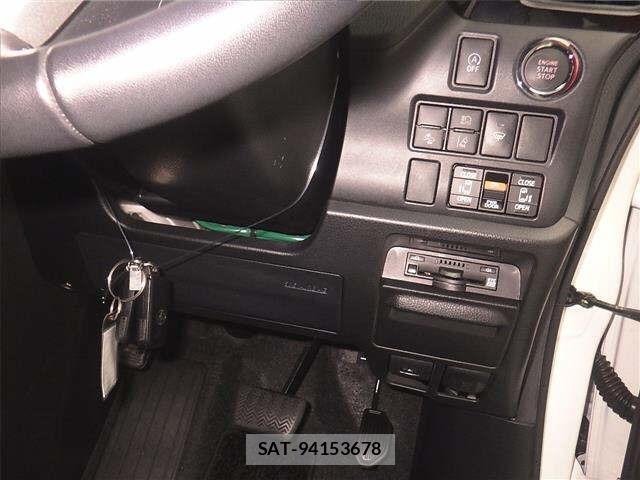 Toyota NOAH 2021 8722681-8