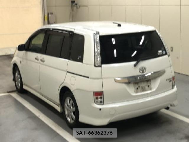 Toyota ISIS 2012 8685387-1