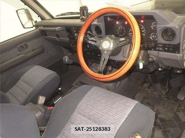 Toyota LAND CRUISER 1994 8811314-3