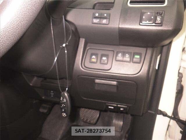 Nissan SERENA 2016 8717185-8
