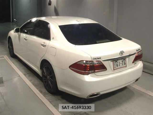 Toyota CROWN 2012 8680471-1