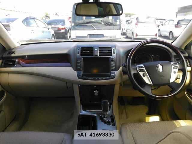 Toyota CROWN 2012 8680471-8