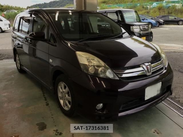 Toyota ISIS 2013 8777938-3