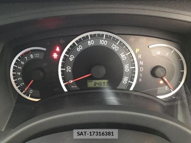 Toyota ISIS 2013 8777938-8