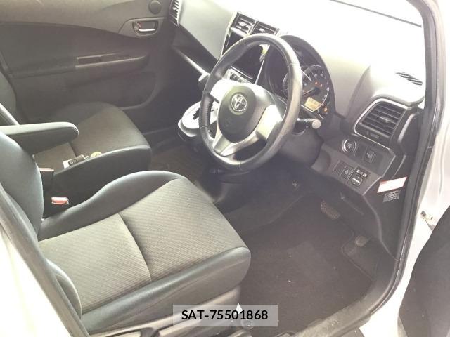 Toyota RACTIS 2015 8680711-5