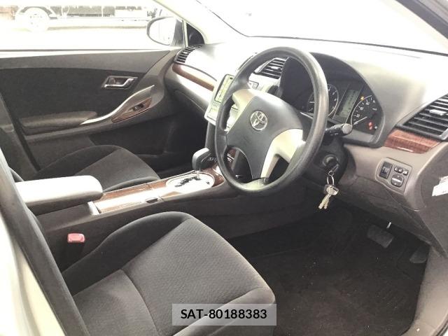 Toyota PREMIO 2016 8807498-5