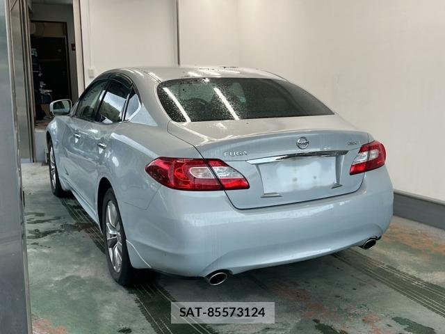Nissan FUGA 2014 8851055-1