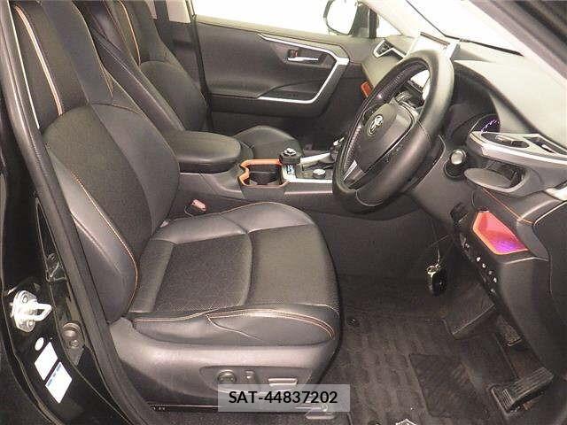 Toyota RAV4 2019 8680663-5