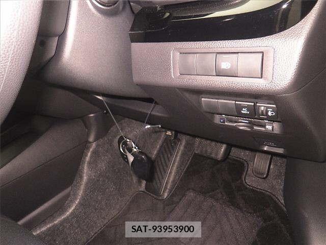 Toyota AQUA 2024 8949746-8