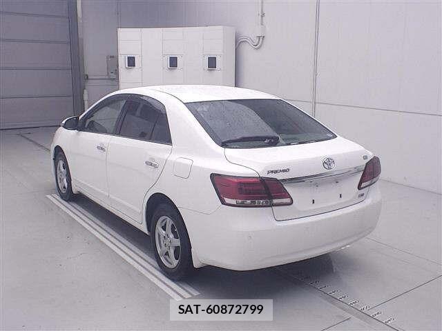 Toyota PREMIO 2017 8814859-1