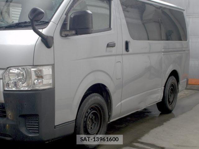 Toyota HIACE VAN 2021 8910155-4