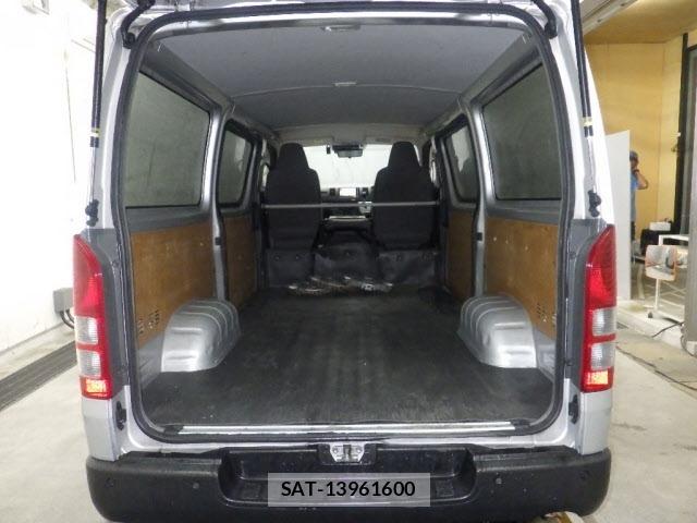 Toyota HIACE VAN 2021 8910155-8