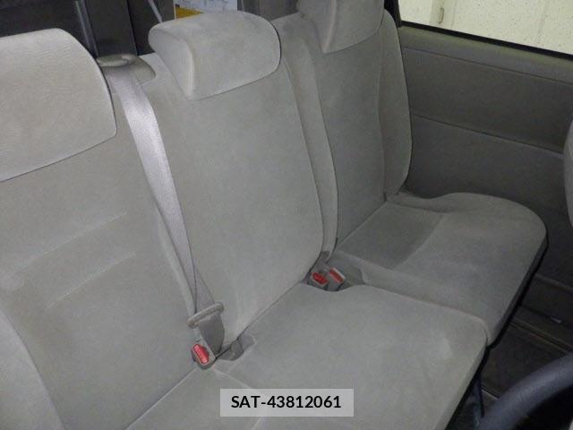 Toyota NOAH 2013 8683137-8