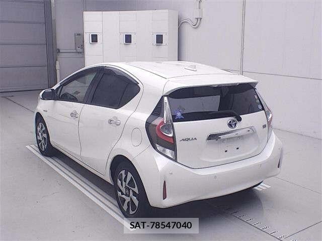 Toyota AQUA 2020 8949747-1