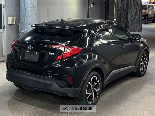 Toyota C-HR 2017 8707864-5