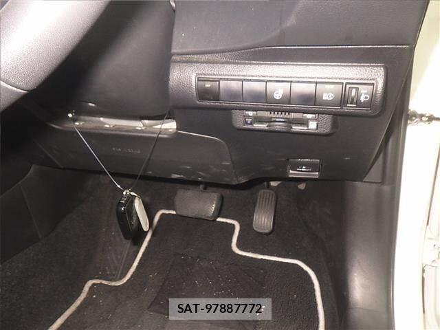 Toyota COROLLA TOURING 2021 8717219-8