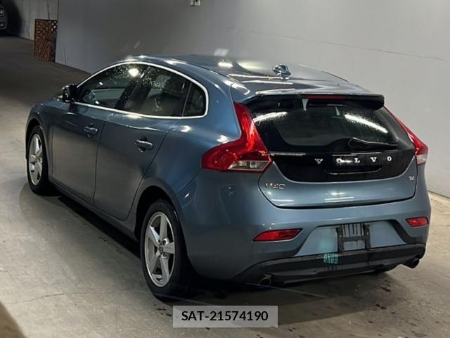Volvo V40 2013 8705958-1