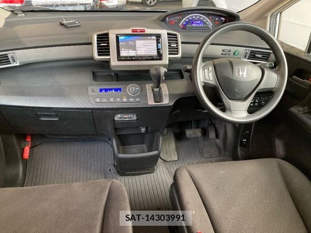 Honda FREED 2015 8715802-3