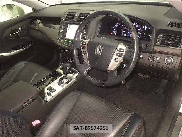 Toyota CROWN 2013 8734632-3