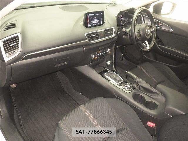 Mazda AXELA 2017 8851688-4