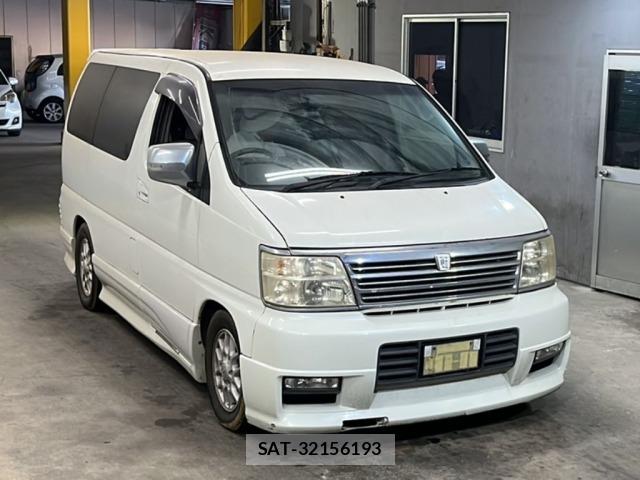 Nissan ELGRAND 2001 8709555-4